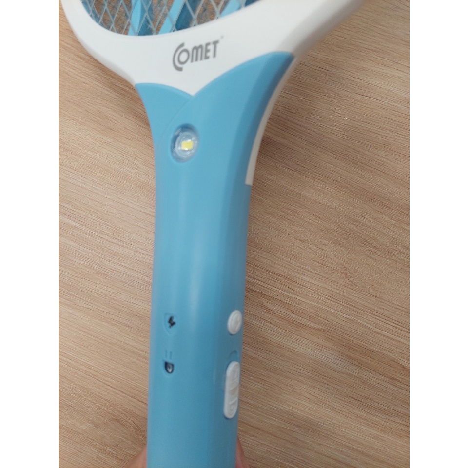 Vợt Muỗi Comet CP046 cao cấp dùng Pin Lithium 500mAH