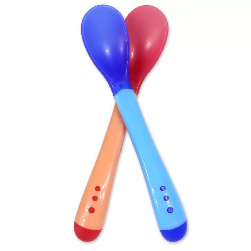 BÁT ĂN DẶM CÓ ĐẾ HÚT CHÂN KHÔNG CHỐNG ĐỔ CÓ NẮP VÀ THÌA SILICOL BÁO NÓNG