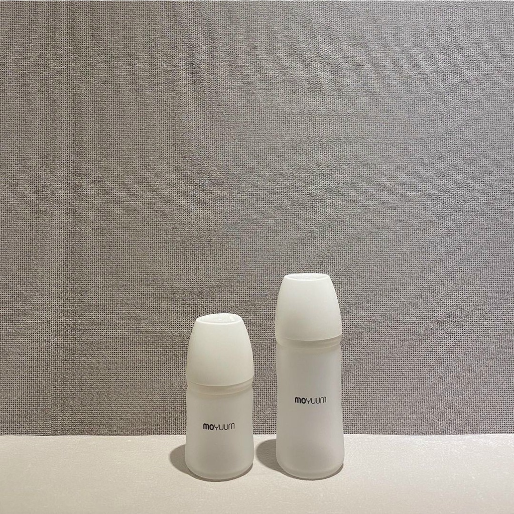 Bình sữa Moyuum Thuỷ tinh tráng Silicon 150ml/240ml Hàn quốc chính hãng