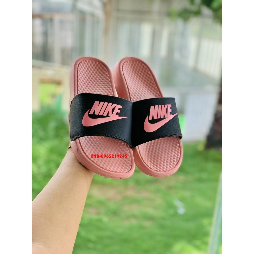 Dép nike nam nữ, dép quai ngang nam nữ unisex nike benassi cartoon ❤️FREESHIP + Hộp❤️ màu hồng quai đen