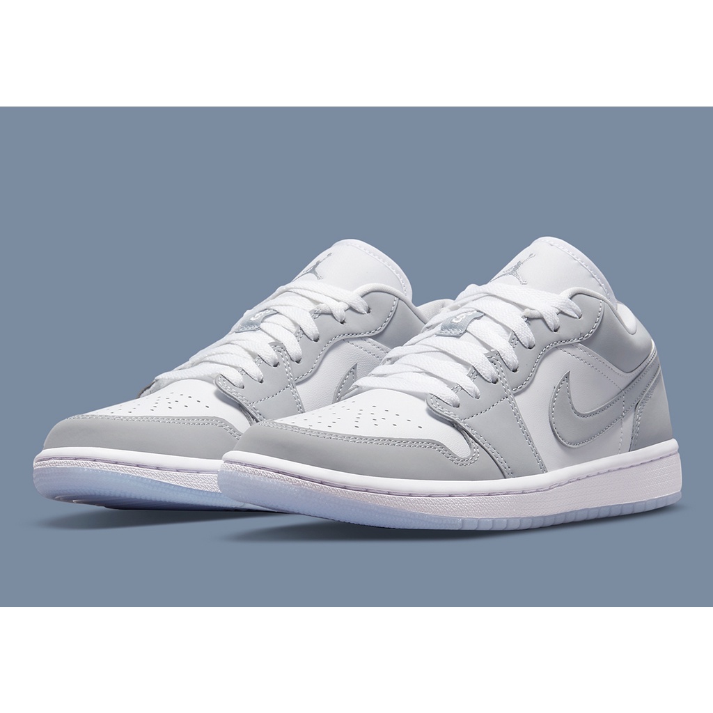- Simple Sneaker