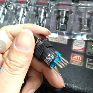 Công tắc có đèn phi 16, 5  chân 220v và 24v