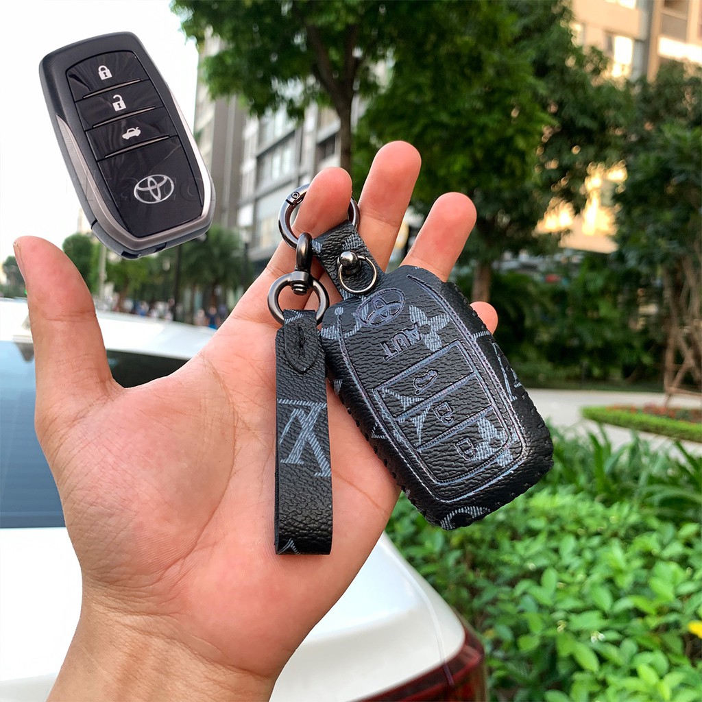 Đựng smartkey Toyota Fortuner Land Cruiser Camry 3 nút bấm khâu tay TFO3V AD có tay cầm