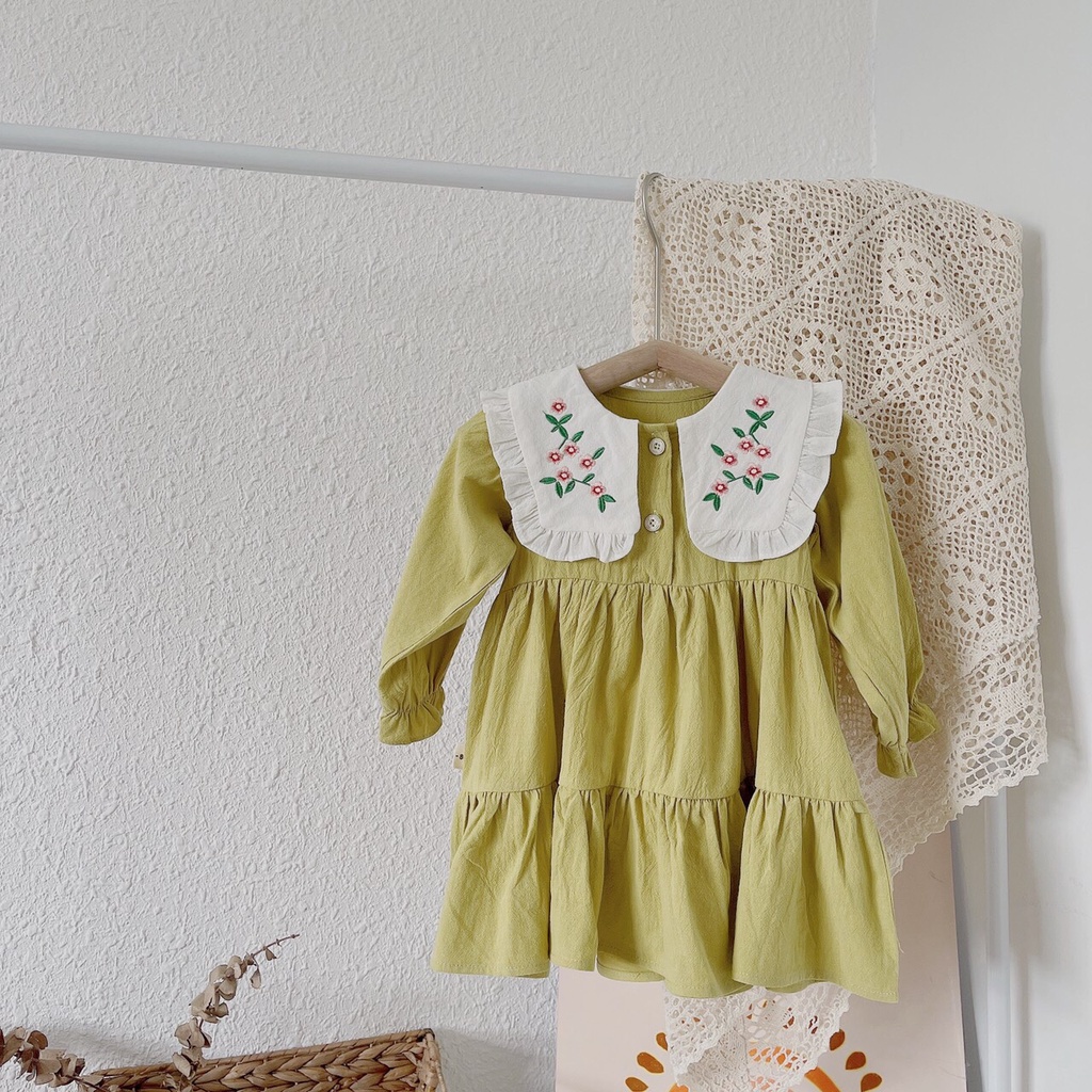 Váy thu chất thô cara mềm, cổ trắng viền bèo thêu hoa cho bé gái 1-5 tuổi (Mã 220502)