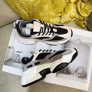 Giày thể thao vá màu xám đen