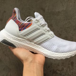 Giày ultraboost multicolor rainbow pack (màu trắng)