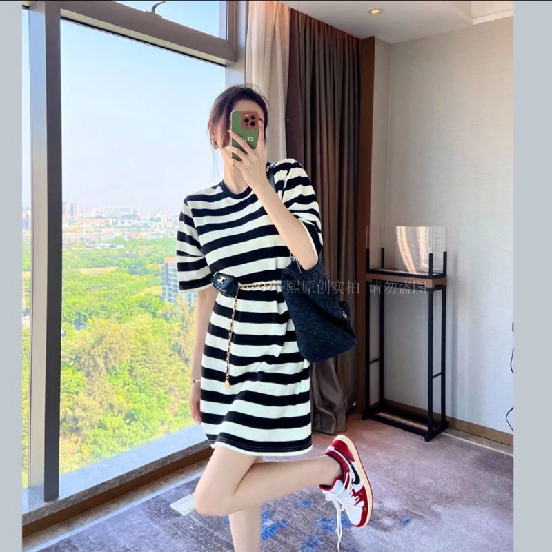 Túi Đeo Hông Mini Phối Dây Xích Thời Trang Cá Tính