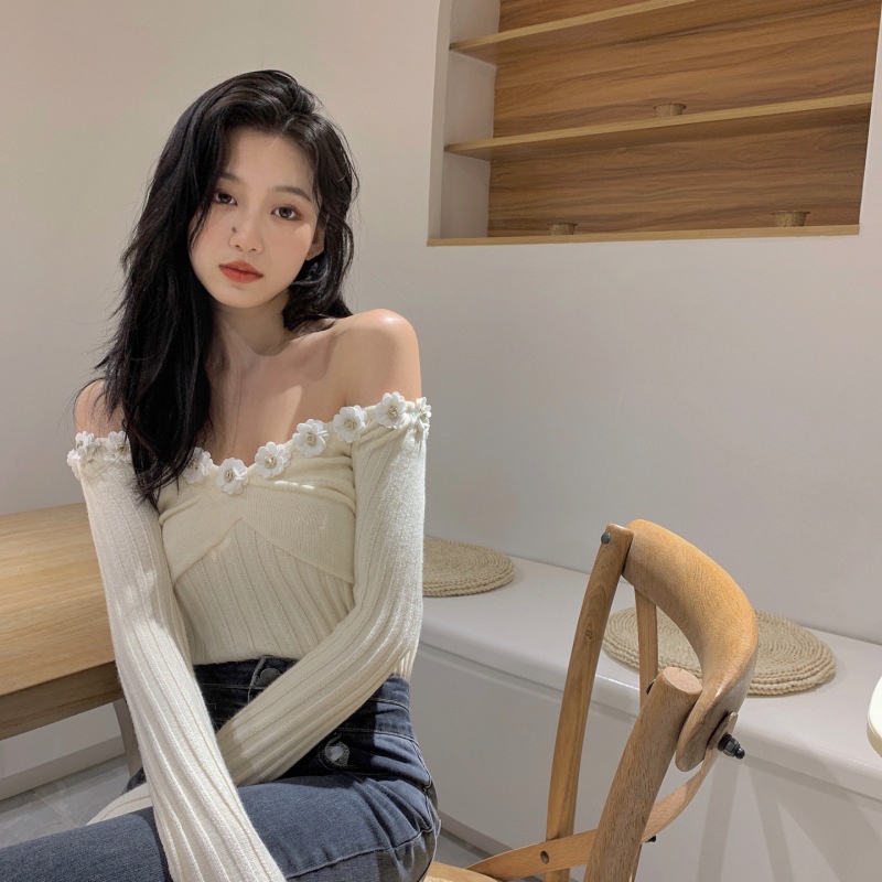 Áo Sweater Dệt Kim Trễ Vai Tay Dài Dáng Ôm Hoạ Tiết Hoa Trẻ Trung Quyến Rũ