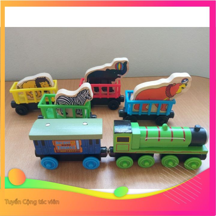 Đoàn tàu hoả Thomas nam châm -  chở thú