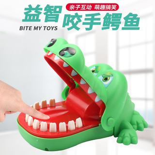 Đồ Chơi Cá Sấu Cắn Tay Vui Nhộn