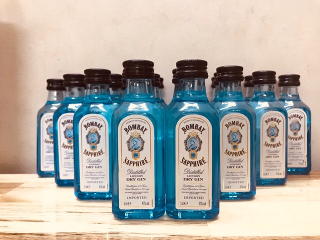 Chai thuỷ tinh Bombay trang trí bánh kem