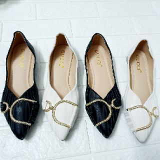 Giày đế bệt đính kim loại