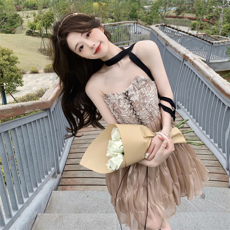 Đầm Sát Nách Thiết Kế Trễ Vai Quyến Rũ Hợp Thời Trang