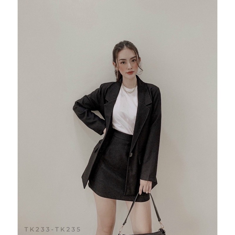 Set Áo Vest Kèm Chân Váy Công Sở Sang Trọng