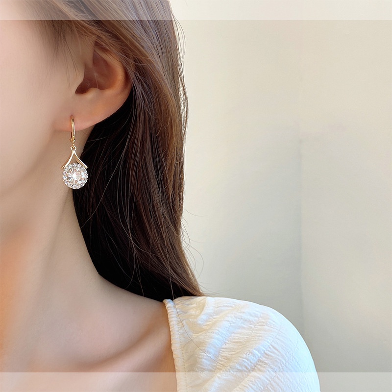 Bông Tai Hình Giọt Nước Đính Đá Phong Cách Hàn Quốc Thanh Lịch