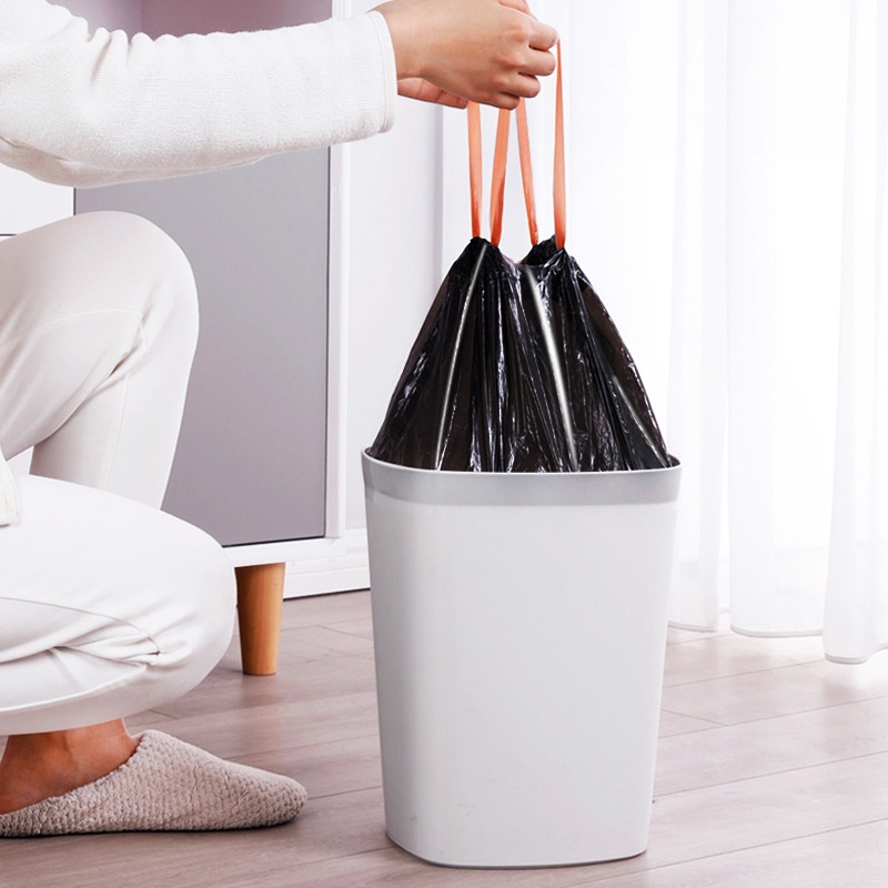Cuộn túi đựng rác chất liệu nhựa có dây rút tiện dụng