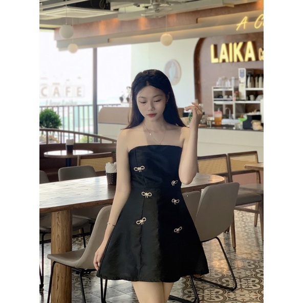 Váy cúp  nơ đá 🖤