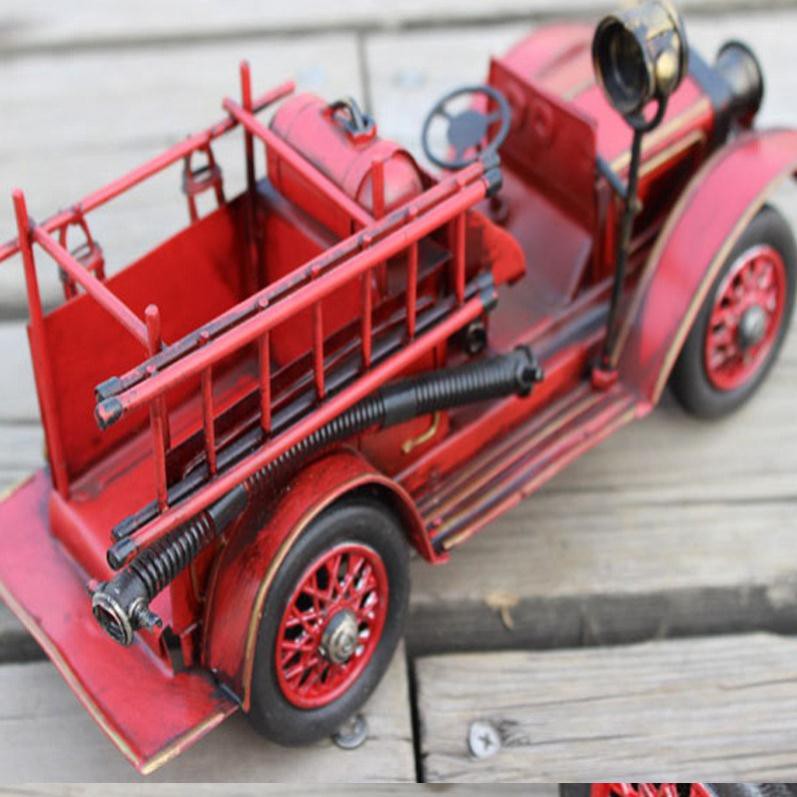 Mô hình xe cứu hỏa bằng sắt Đồ trang trí nhà thủ công cổ điển Trang trí quầy bar trong cột Đạo cụ chữa cháy