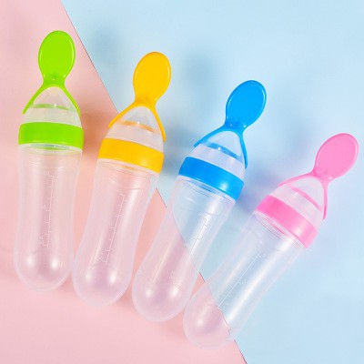 Bình đựng thức ăn kèm muỗng bằng silicone an toàn cho bé