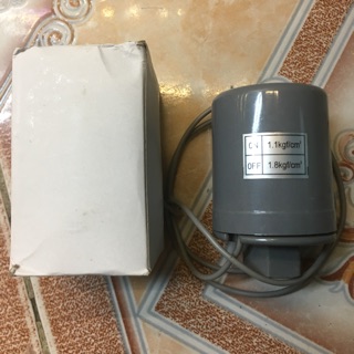Rơ le máy bơm tăng áp cơ HY Đầu ren 12