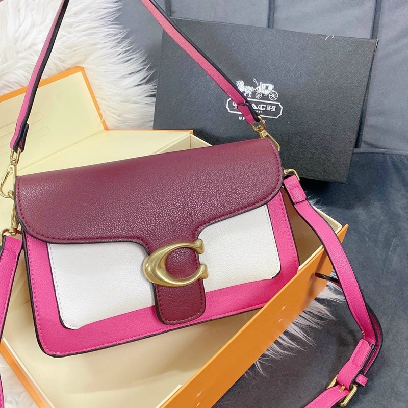 Túi Coach hot hit trong phim Penthouse