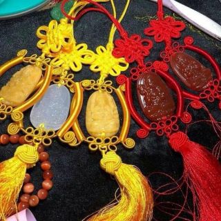 Khánh Phật bản mệnh treo xe ô tô