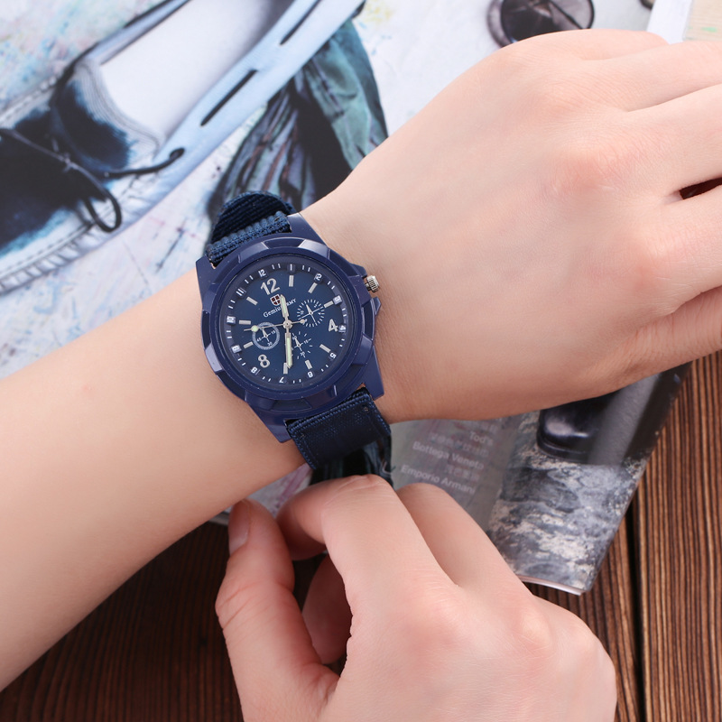 Đồng hồ đeo tay dây nylon màu đen phong cách quân đội cho nam
 | BigBuy360 - bigbuy360.vn