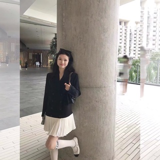 Váy dáng vest chân xếp ly trắng