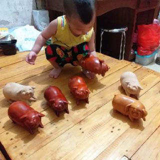 Lợn gỗ xinh xắn