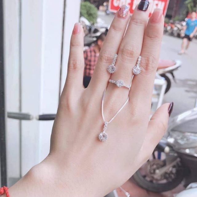 Bộ trang sức bạc