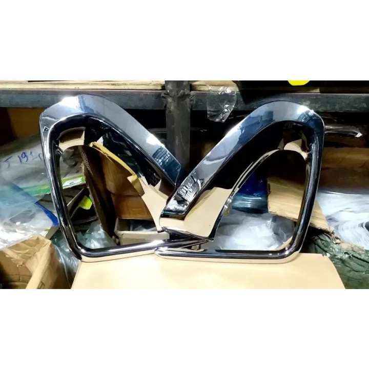 Ốp đèn gầm fortuner 2017-2018