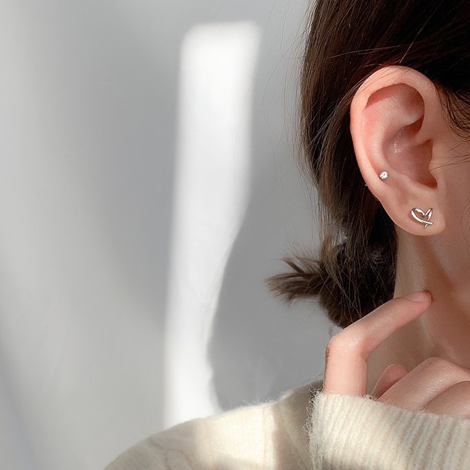 Khuyên tai Bạc / Bông tai Bạc trái tim đan chéo nữ -𝑨̉𝒏𝒉 +𝑽𝒊𝒅𝒆𝒐 𝒕𝒉𝒂̣̂𝒕-HÀNG CÓ SẴN- Cam kết CHUẨN BẠC 925 _ TUNA SHOP