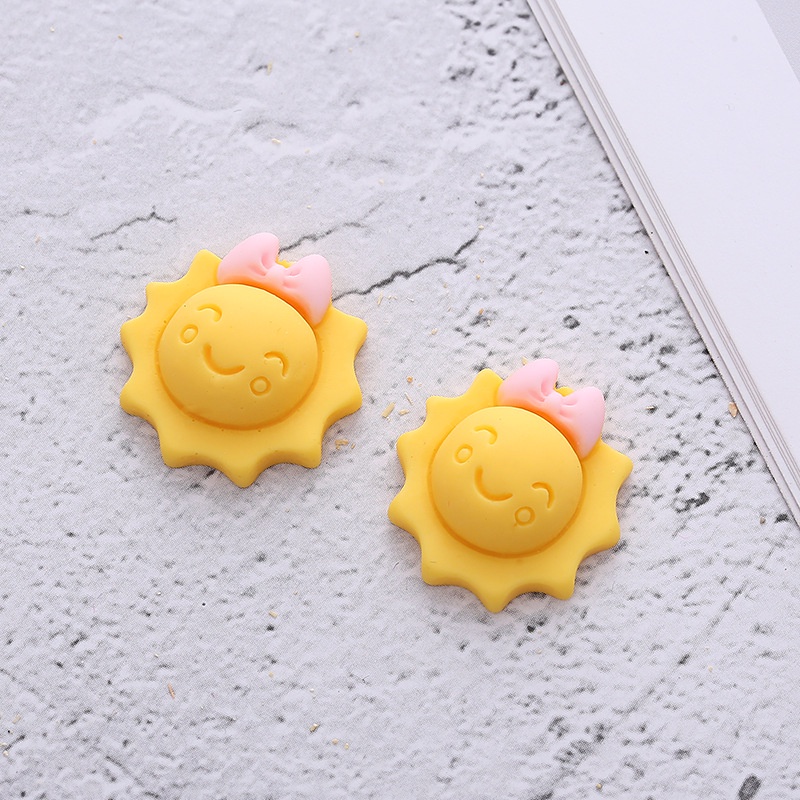 Set 10 Phụ Kiện Trang Trí Điện Thoại Hình Cầu Vồng/Mặt Trăng/Vương Miện/Đám Mây/Mặt Trời/Đám Mây