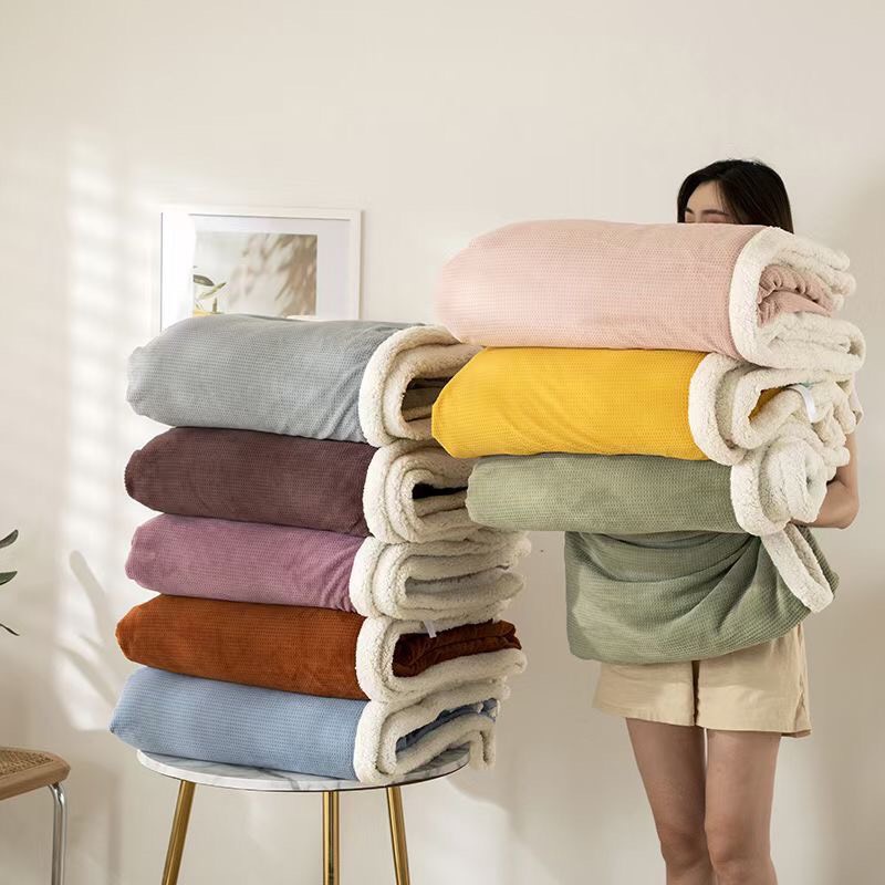 Chăn lông cừu cao cấp có khóa lồng được ruột kích thước 2m*2m3