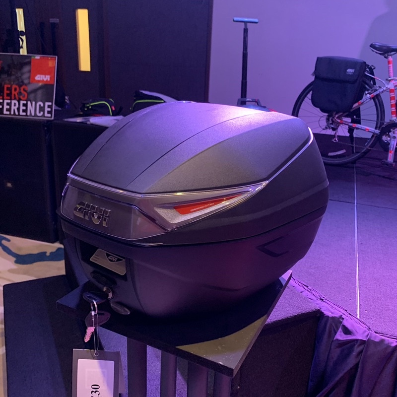Thùng sau Givi C30N, C30Nt