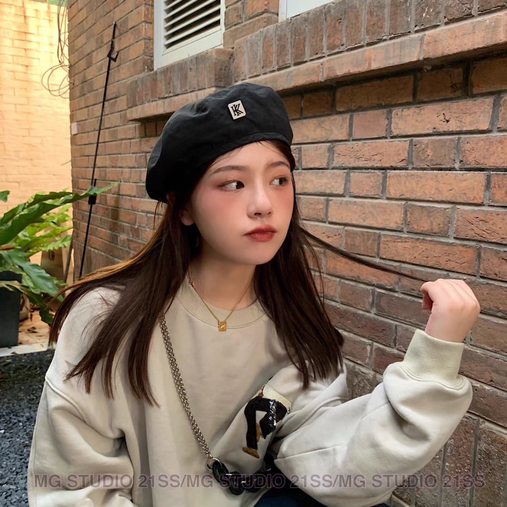 Mũ Beret MG STUDIO có khóa kim loại chữ cái KK
