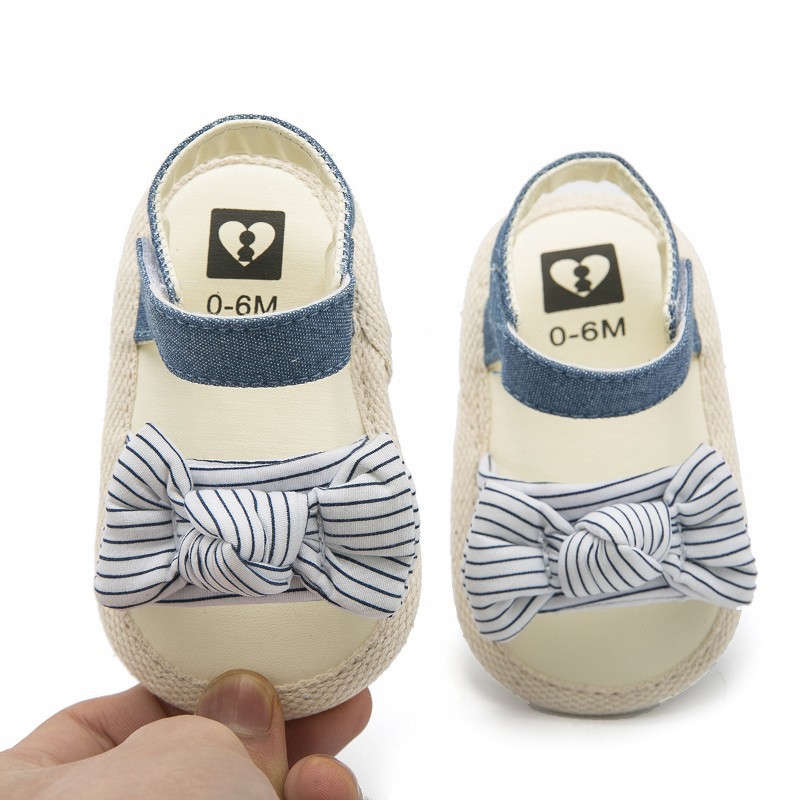 Sandal kẻ sọc chống trượt cho bé gái