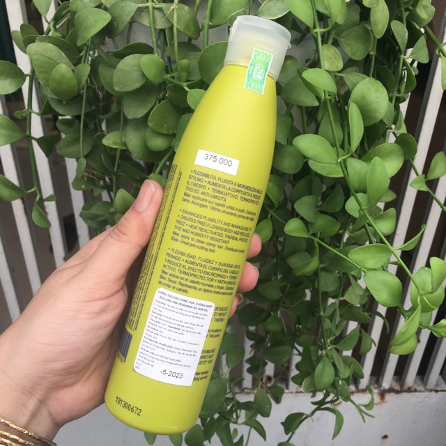 Gel dưỡng tạo kiểu chống cháy ROLLAND DESIGNING OIL NON OIL 250ML