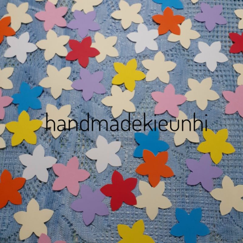 50 - 30-70 hoa 5 cánh, size 2.5cm , 3.5cm,1.5cm bằng giấy màu - thủ công mầm non cho bé, làm handmade, bao lì xì...