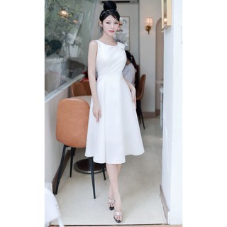Đầm Trắng Hở Lưng