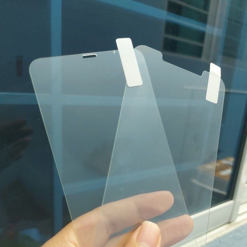 Cường lực i.p.hone trong suốt không full chống mẻ viền