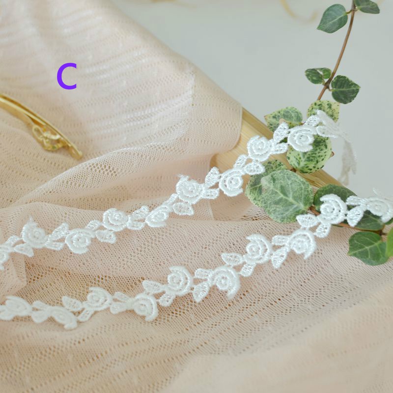 Cuộn vải ren polyester dùng làm trang sức thủ công