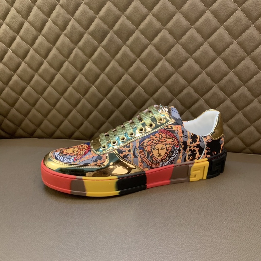 Giày sneakers nam cao cấp da thật VERSACE thiết kế họa tiết ấn tượng cùng với màu sắc được kết hợp nổi bật