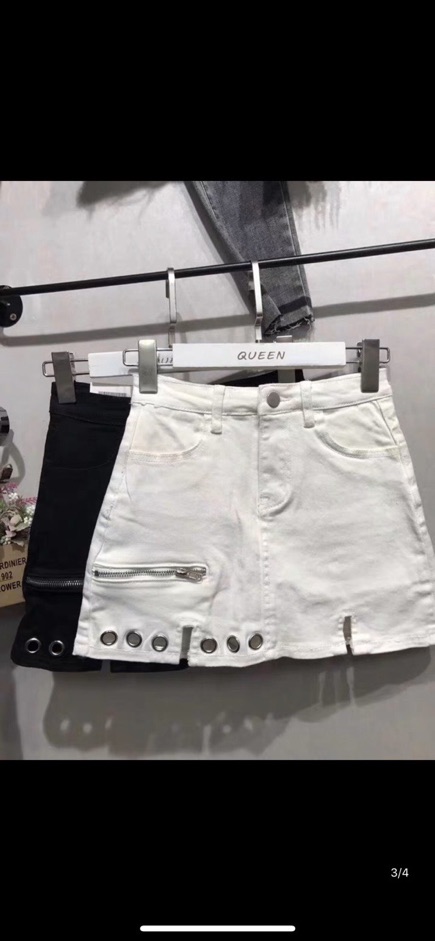 Chân váy ngắn phối khoen cá tính có quần trong