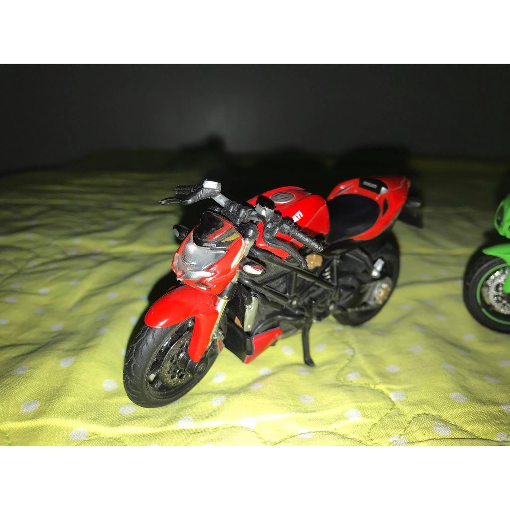 Bộ 2 xe máy Maisto mới 95% hàng hiếm