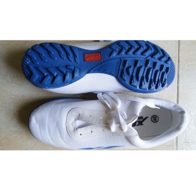 (Sale) Giày đá bóng THĂNG LONG ĐẾ XANH ( chính hãng )