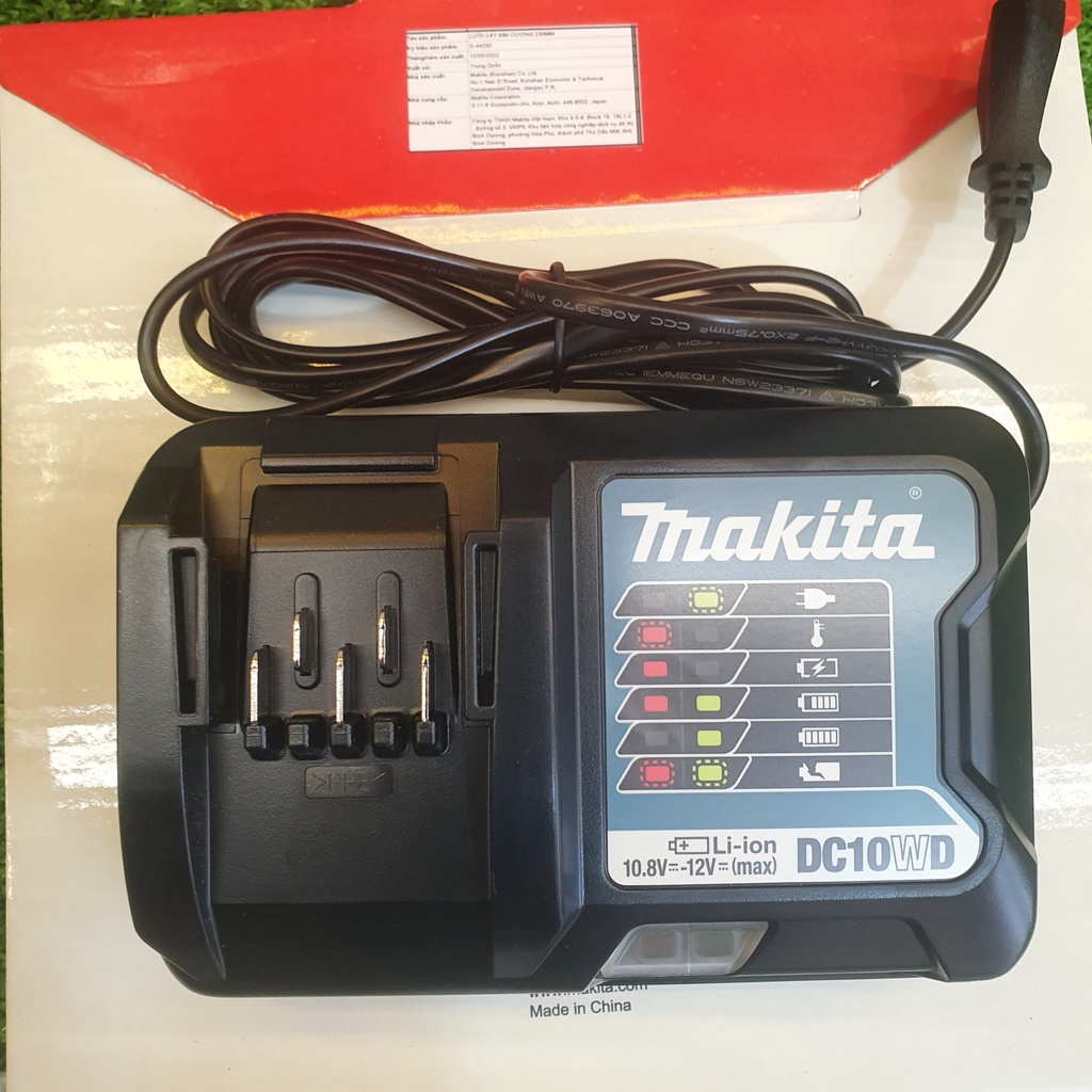 Sạc pin makita 12V max DC10WD  máy khoan bin