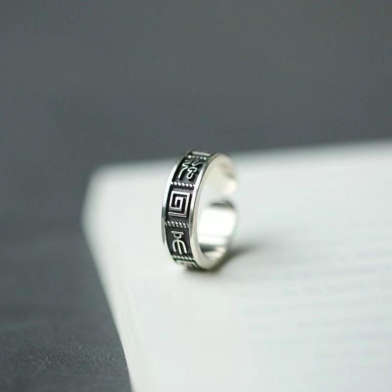 Nhẫn Nam Nữ Khắc Kí Tự La Mã Cổ Latin Ring Thời Trang Nam Nữ Unisex Chất Liệu Titan Đẹp Đơn Giản Không Gỉ Maxshopdoc