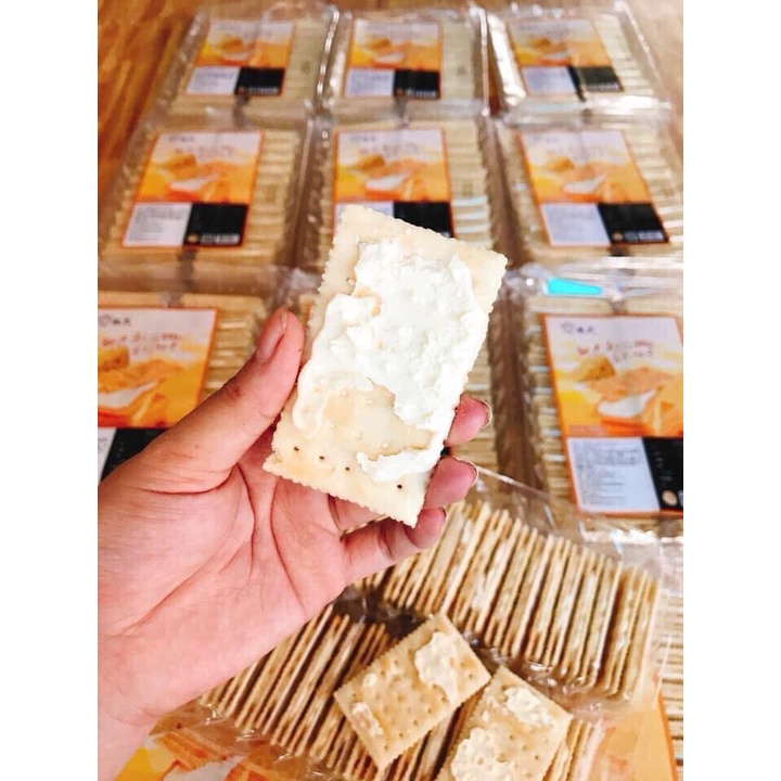 Bánh quy giòn rụm kẹp phomai sữa Đài Loan 600g | BigBuy360 - bigbuy360.vn