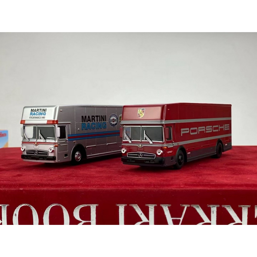 Mô hình ô tô Porsche Retransporter 1/64 Schuco